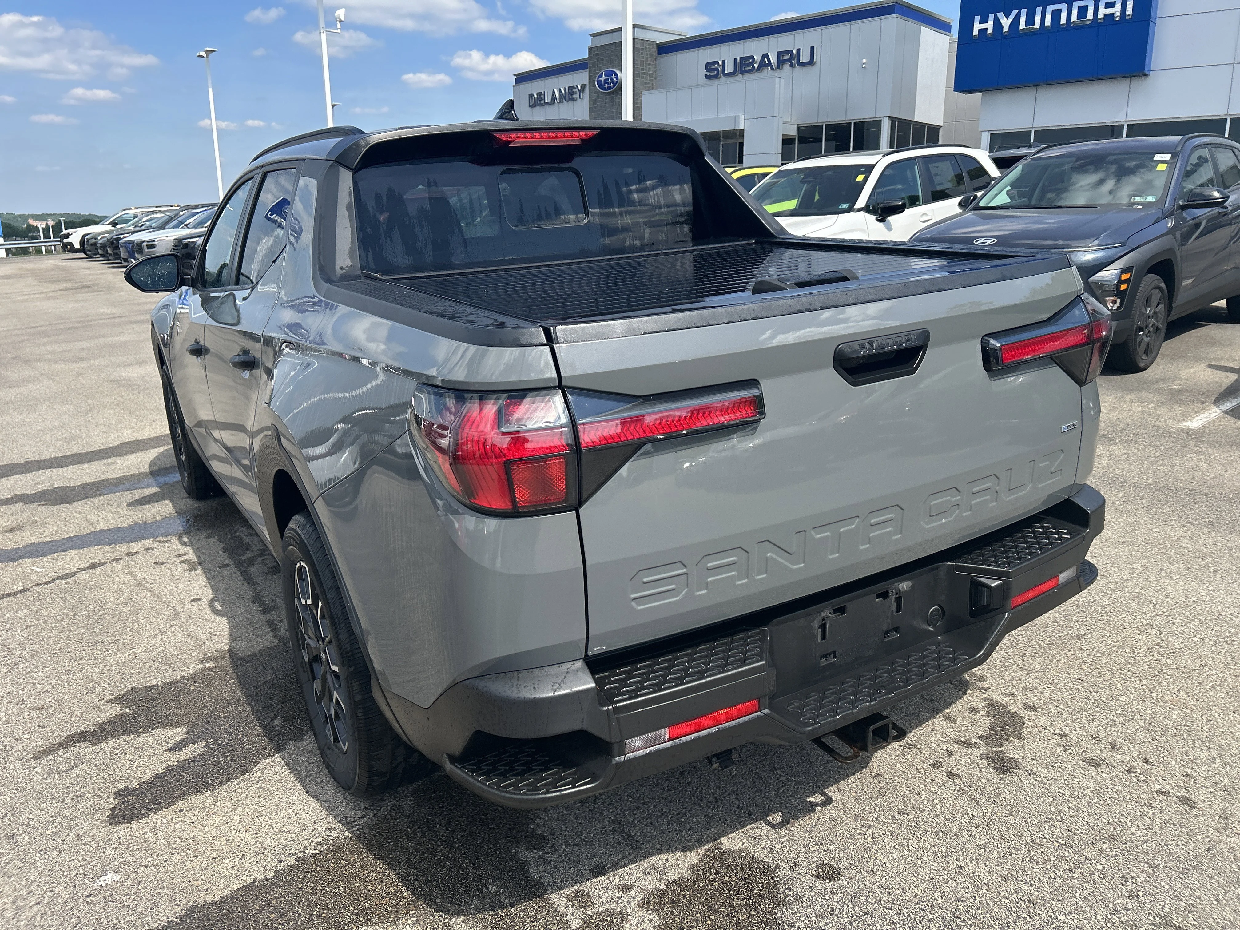 Used 2022 Hampton Gray Hyundai SEL image 6