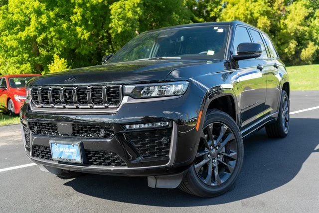 Used 2026 Black Jeep Limited Reserve image 1