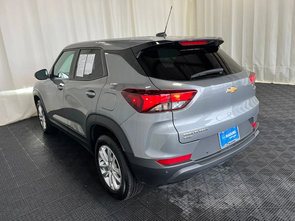 Used 2025 Gray Chevrolet LS image 25