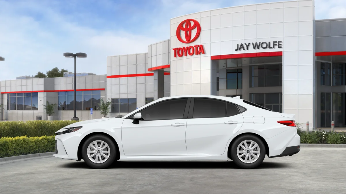 New 2026 Ice Cap Toyota LE image 4