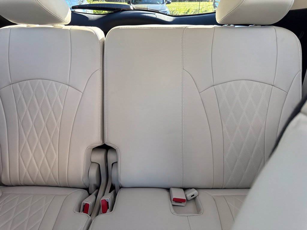 Used 2024 Gray Buick Avenir image 21