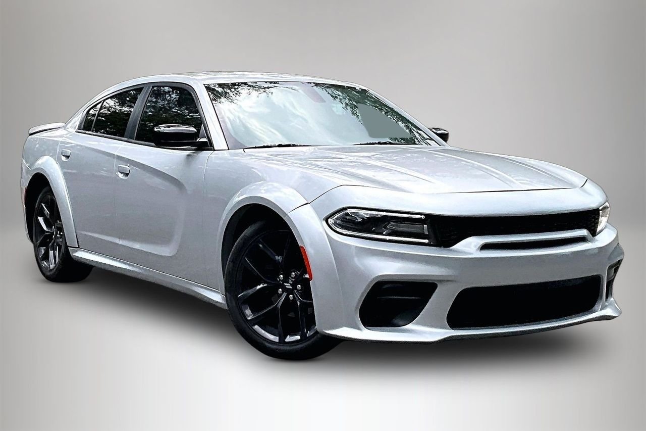 Used 2020 Silver Dodge SXT image 2