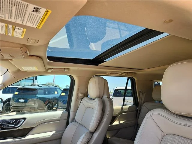 Used 2021 Infinite Black Lincoln Reserve 4x2 image 12