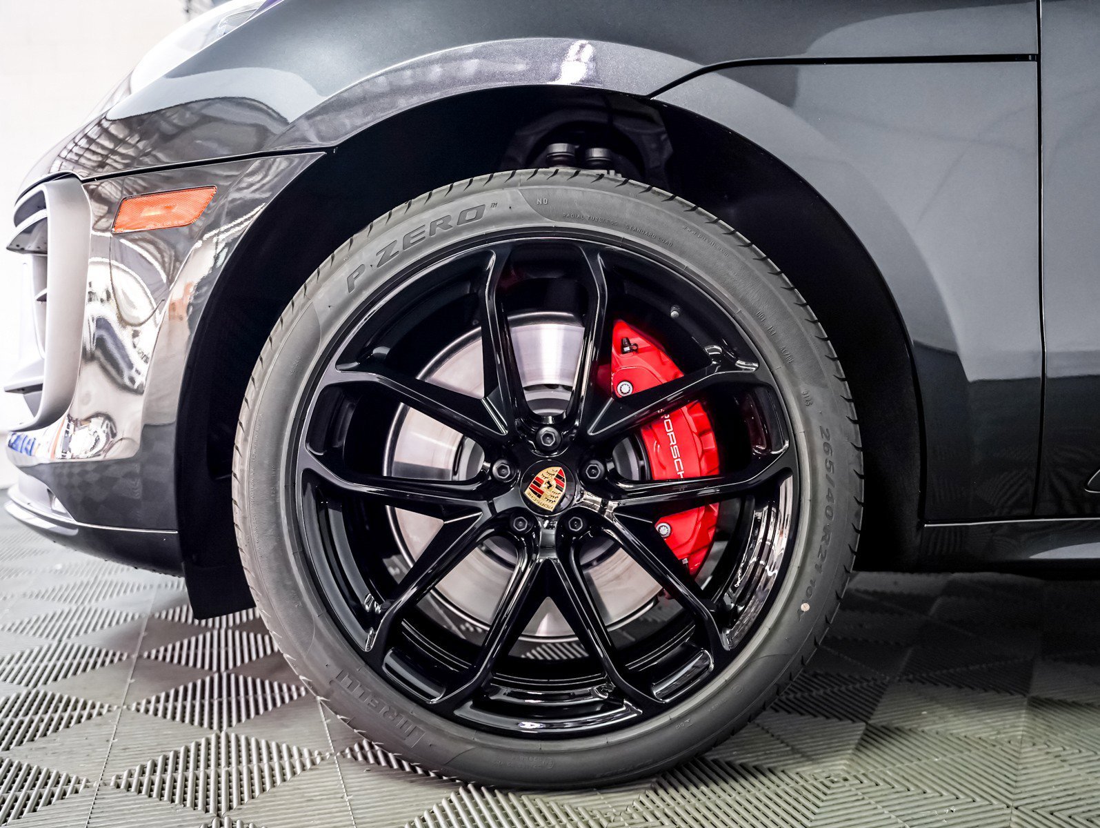 2026 Porsche Macan GTS - Photo 14