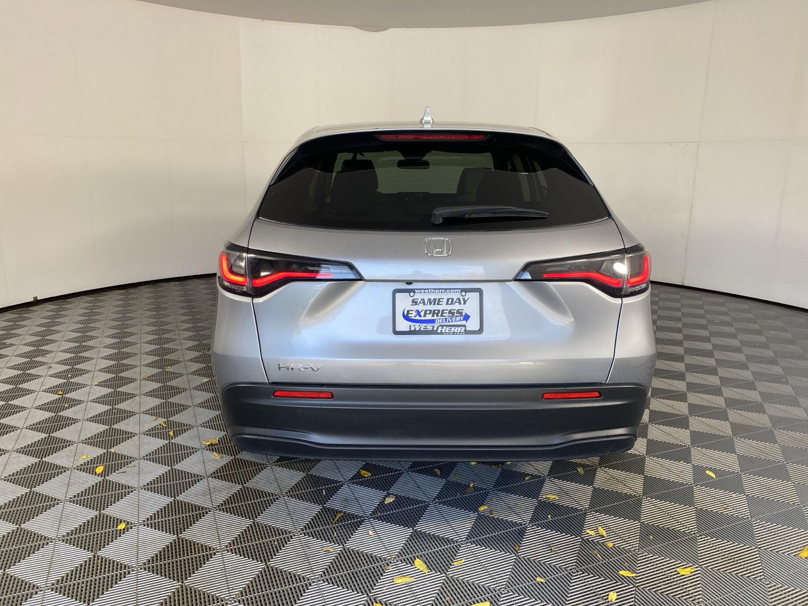 Certified Used 2024 Lunar Silver Metallic Honda LX image 6