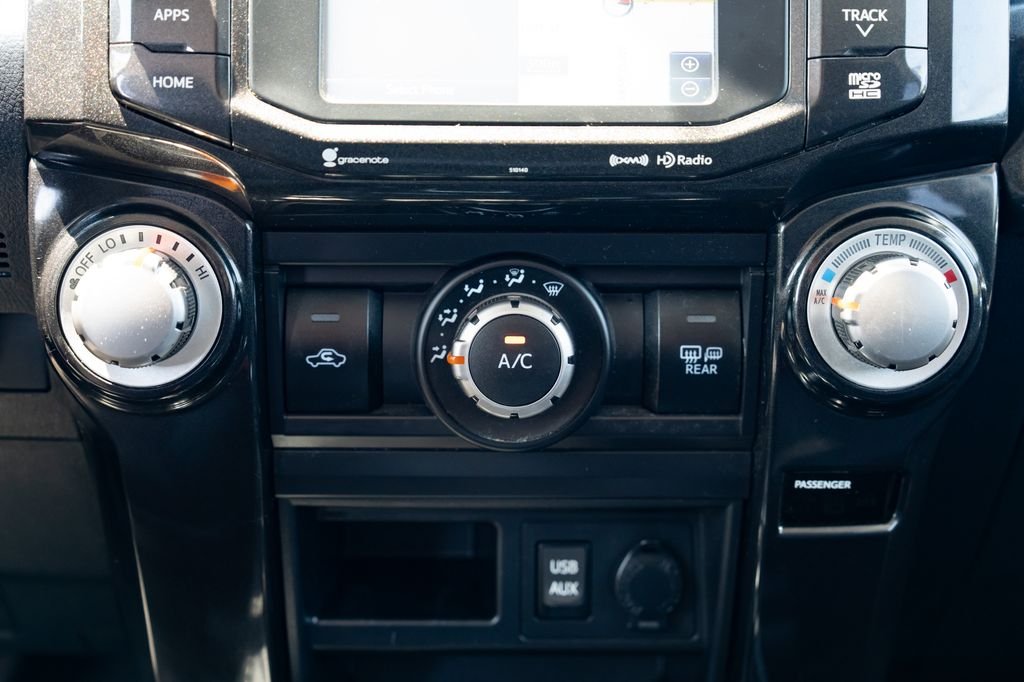 Used 2018 Super White Toyota TRD Off-Road image 13