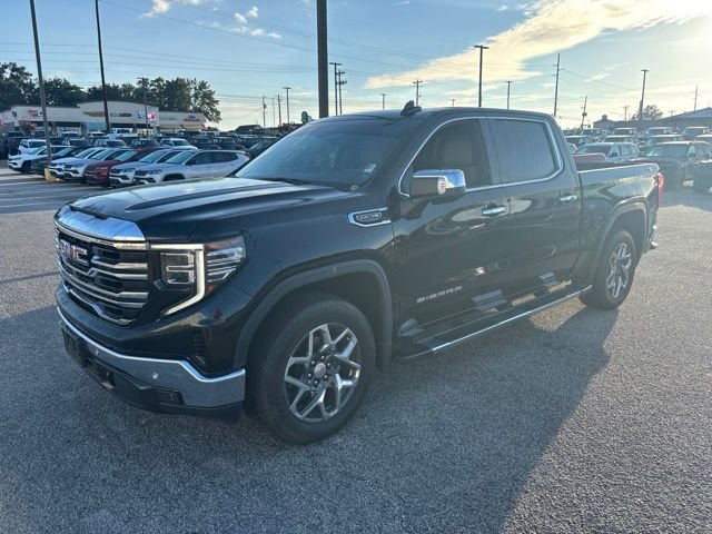 Used 2022 Black GMC SLT image 3