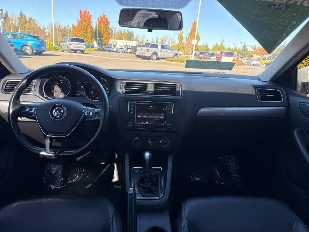Used 2017 White Volkswagen 1.4T SE image 5