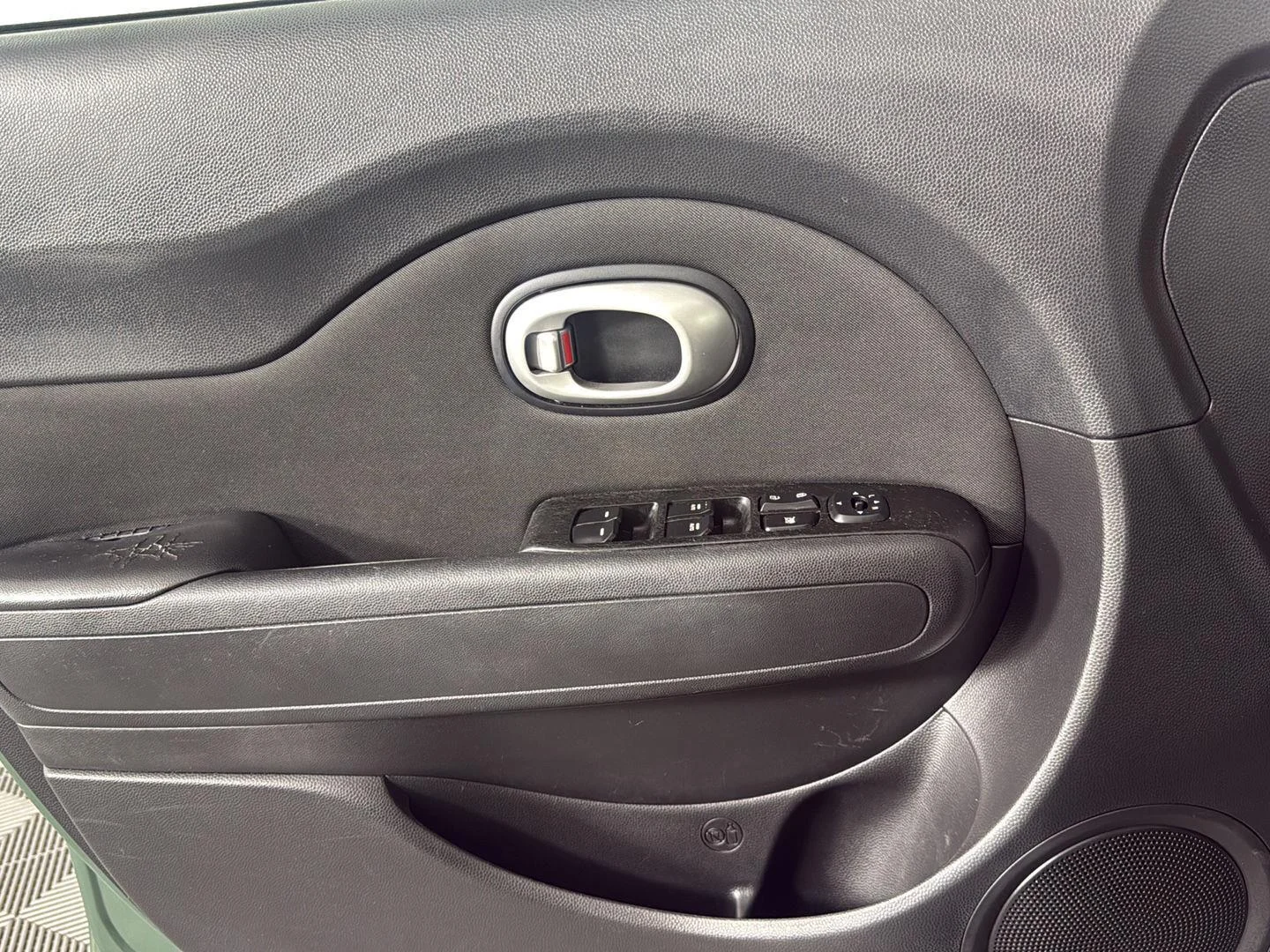 Used 2014 Kale Green Kia Base image 16