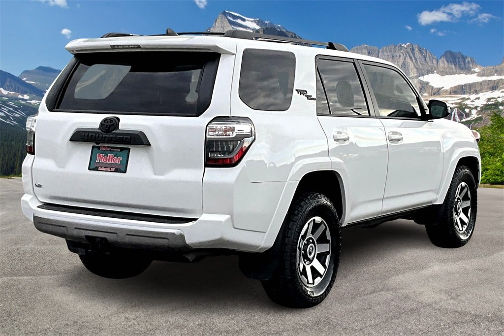 2022 Toyota 4Runner TRD Off-Road Premium photo 2