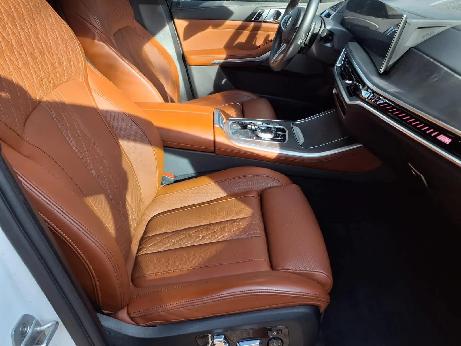 Used 2024  BMW M60i image 12