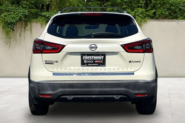 Used 2020 White Nissan SV image 5