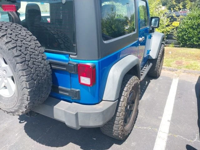 Used 2015 Blue Jeep Sport image 3