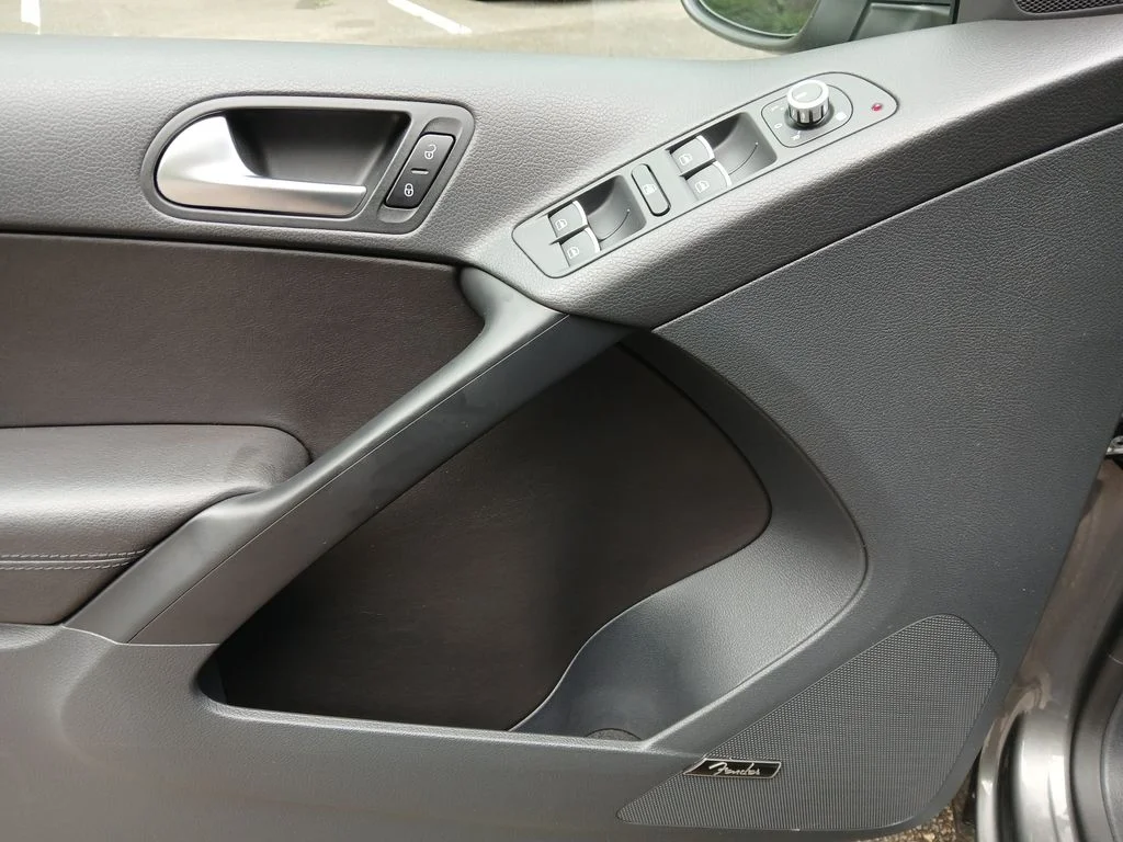 Used 2015 Gray Volkswagen SEL image 12