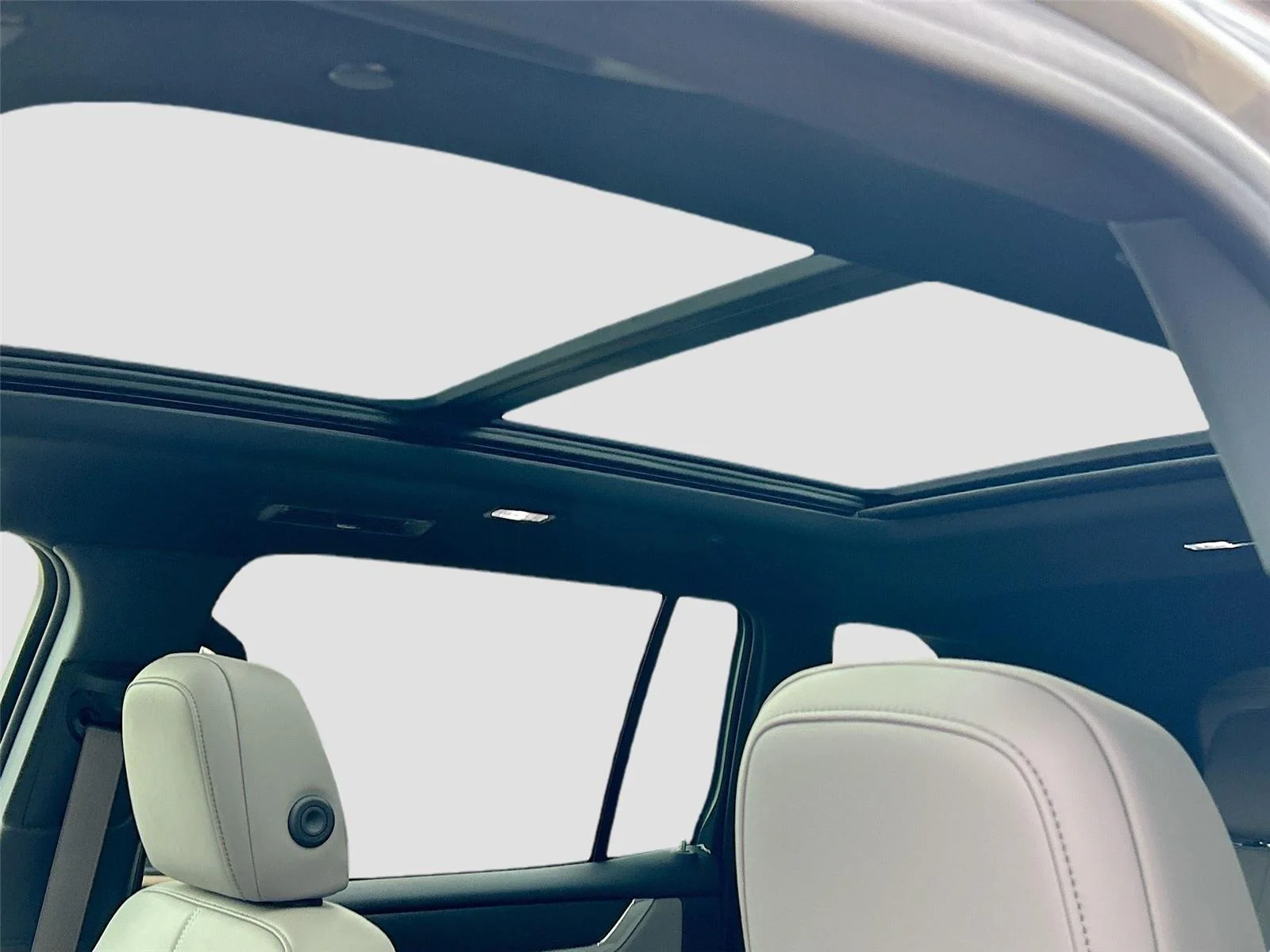 2026 GMC Acadia Elevation - Photo 17