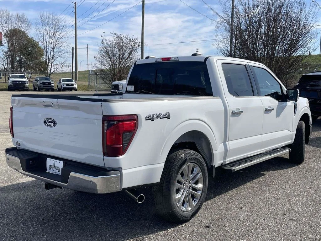 New 2026 White Ford XLT image 3