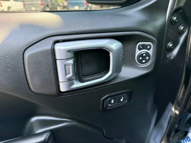 Used 2019 Gray Jeep Sport S 4x4 image 22