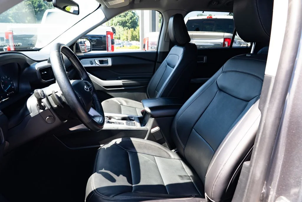 Used 2021 Gray Ford Limited image 18