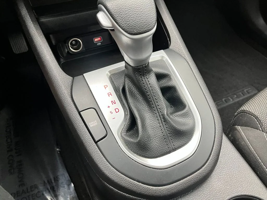 Used 2023 Blue Kia LXS image 27