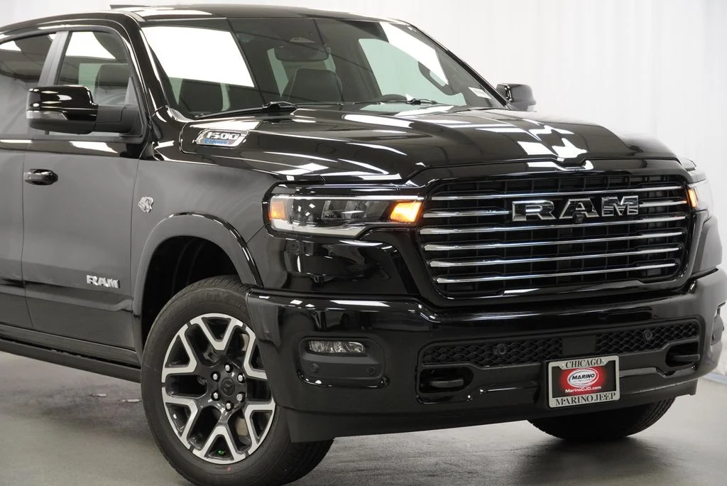 New 2027 Diamond Black Crystal Pearl-Coat Exterior Paint RAM Laramie image 3