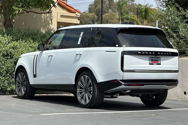 New 2026 Fuji White Land Rover SE image 3