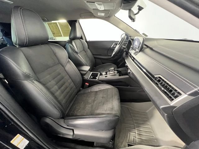 Used 2022 Black Mitsubishi SE image 39