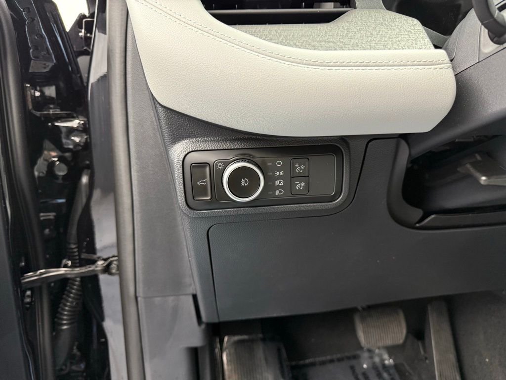 New 2026 Agate Black Metallic Ford Platinum™ image 44