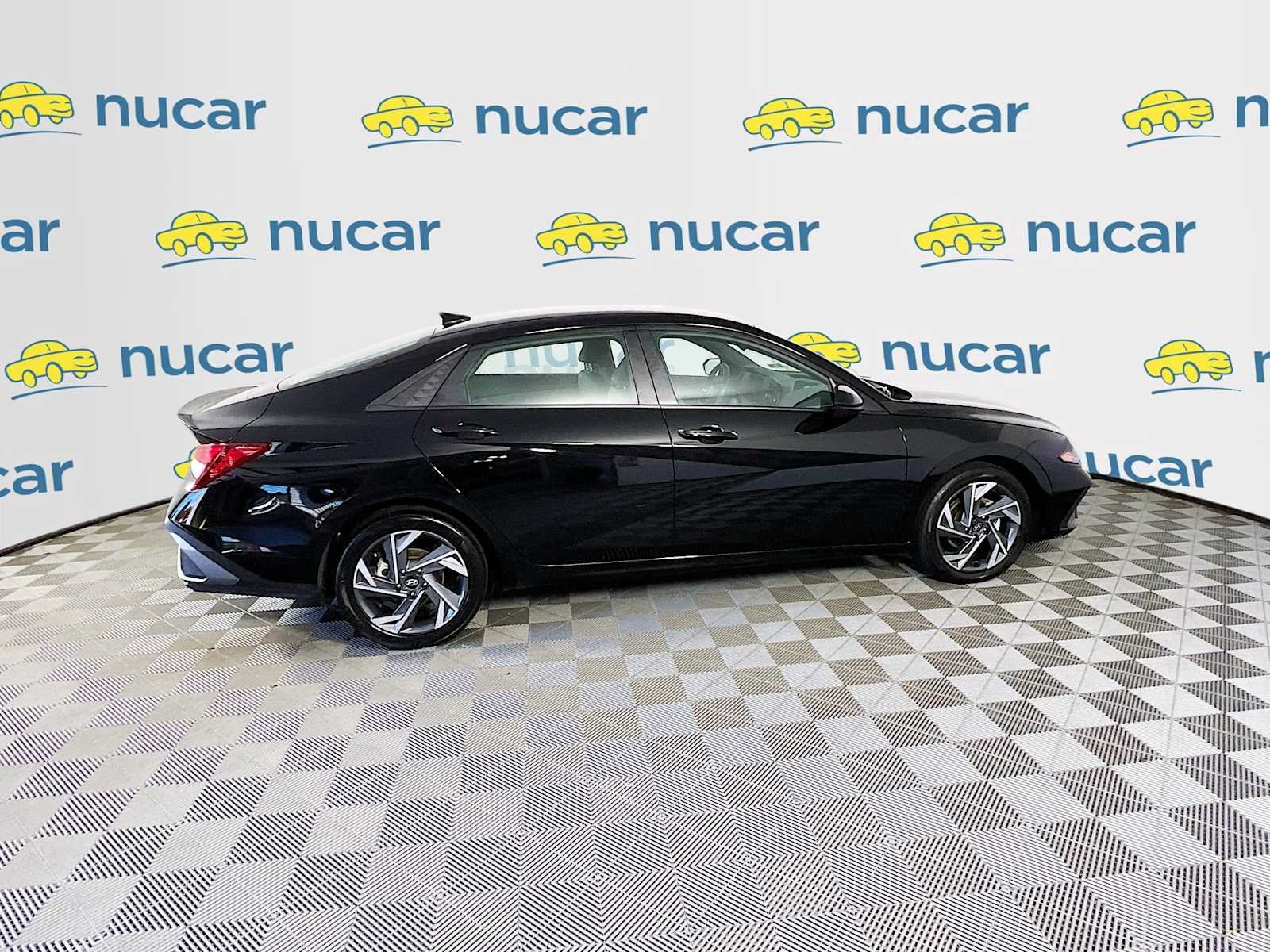 Used 2025 Abyss Black Hyundai SEL Sport image 8