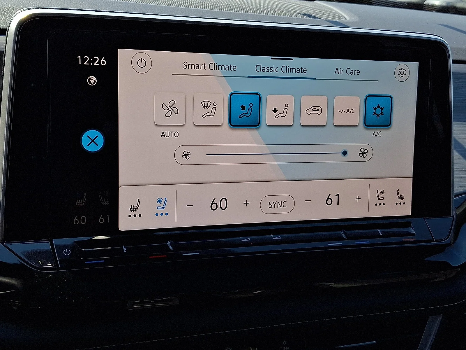 New 2026 Deep Black Pearl Volkswagen 2.0T SE with Technology image 13