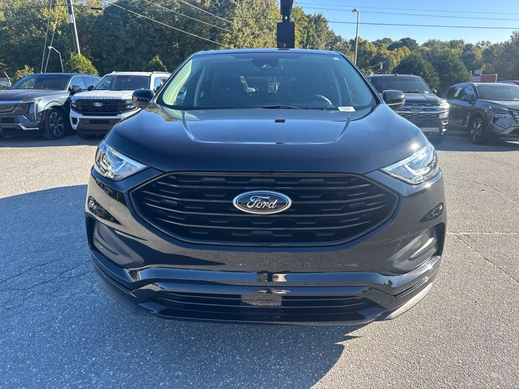 Used 2024 Black Ford SE image 9