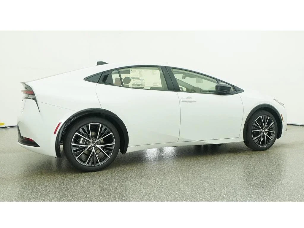 New 2027 Wind Chill Pearl Toyota XLE image 26