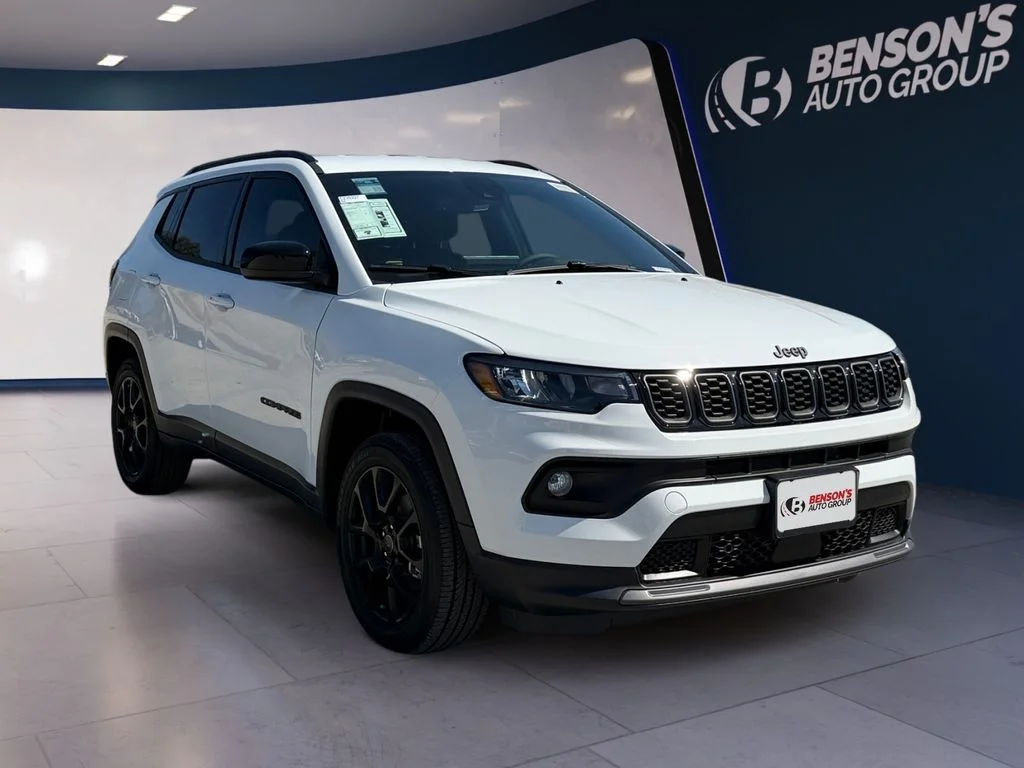 New 2026 White Jeep Latitude image 7