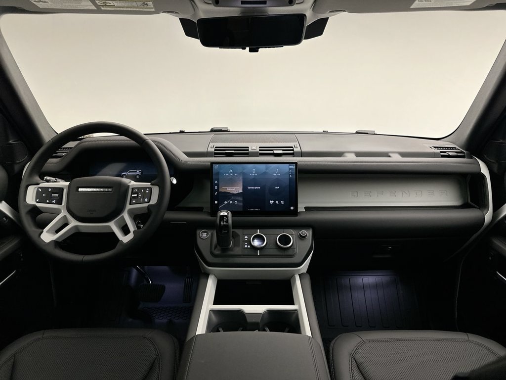 Used 2025 Fuji White Land Rover S image 7
