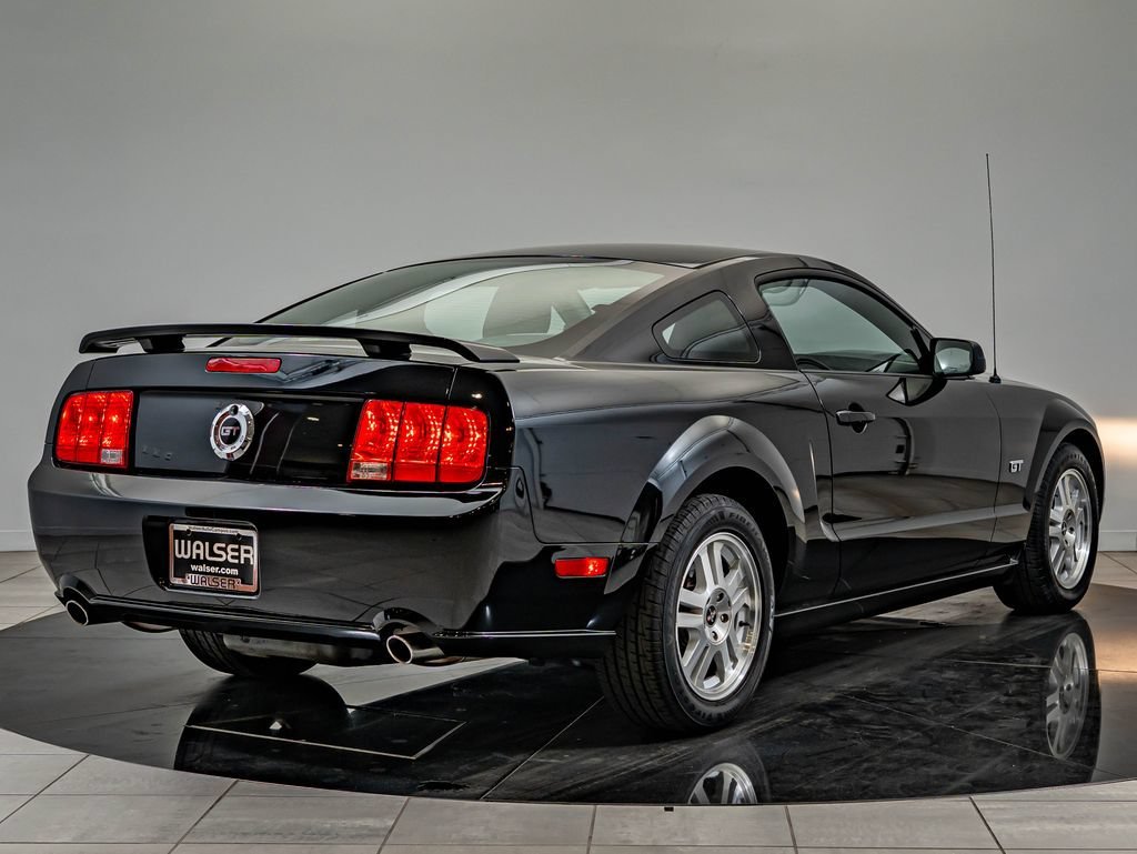 Used 2008 Black Ford GT Deluxe image 5