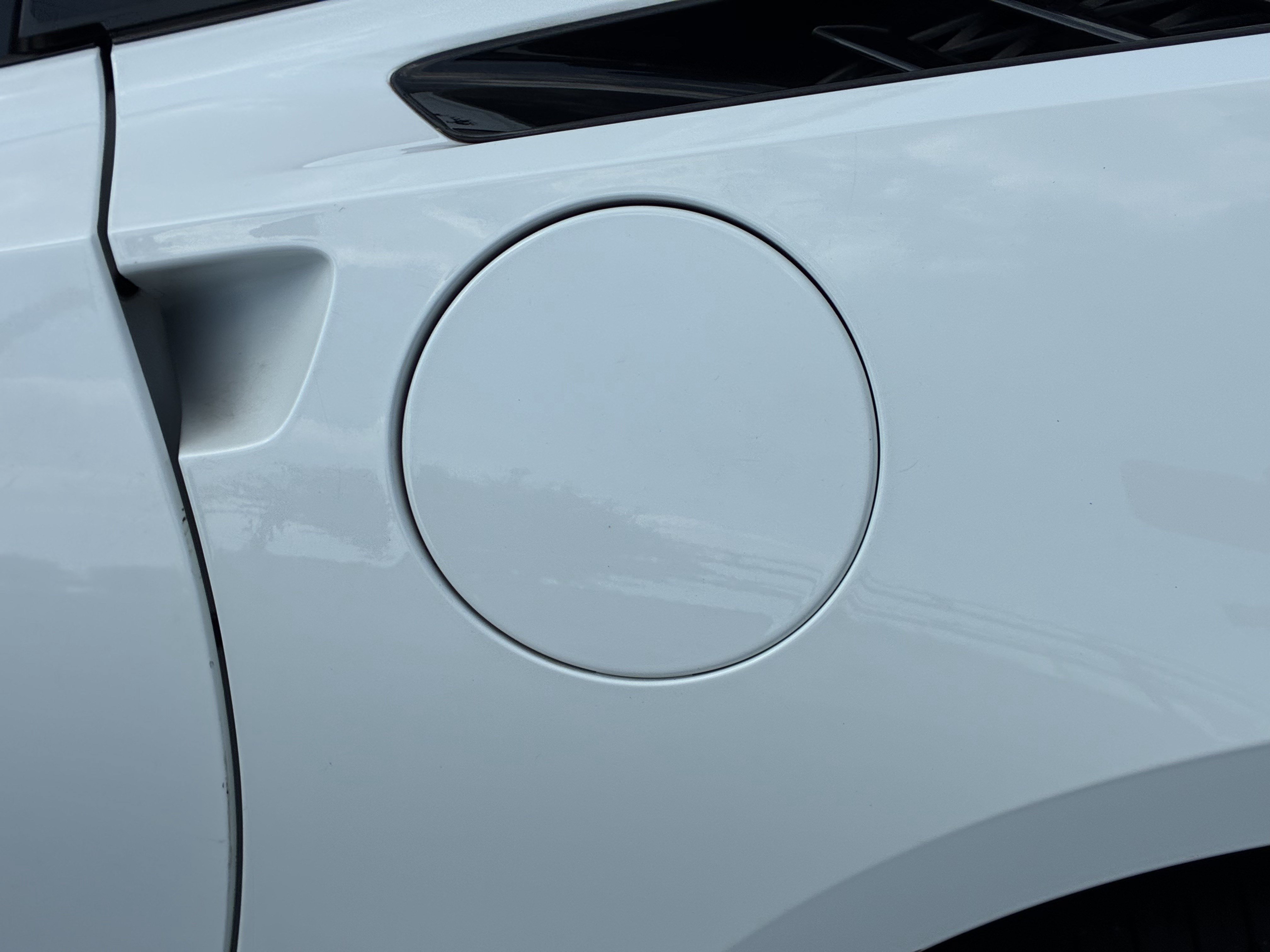 Used 2019 Arctic White Chevrolet 1LT image 11