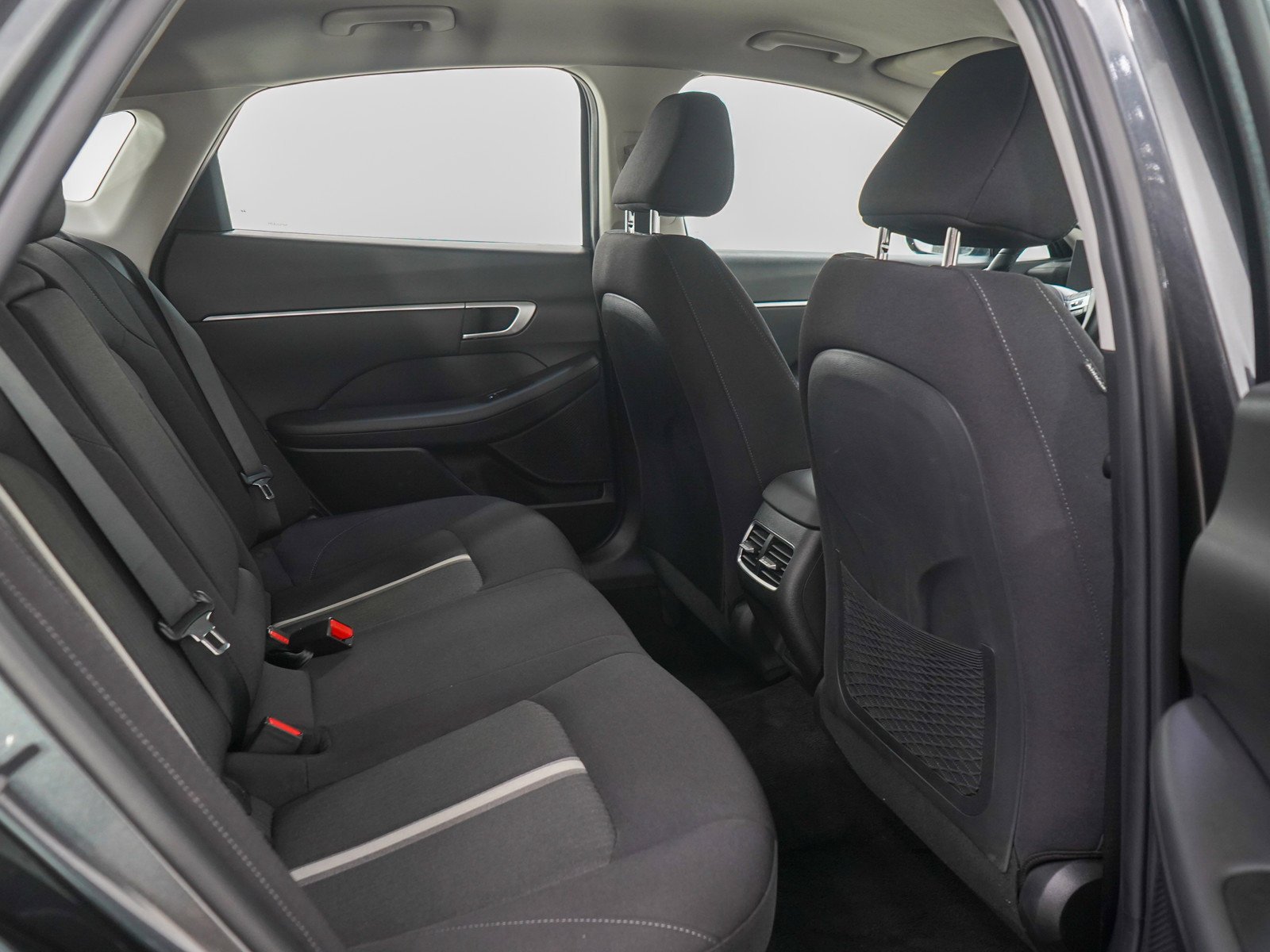 Used 2025 Portofino Gray Hyundai SEL FWD image 13