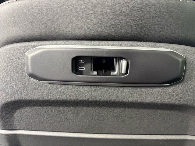 New 2026 White BMW xDrive40i image 35