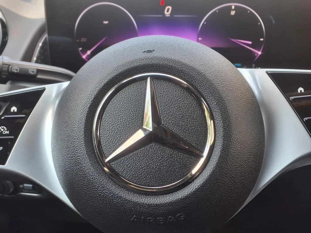 New 2025 Night Black Mercedes-Benz GLB 250 image 21