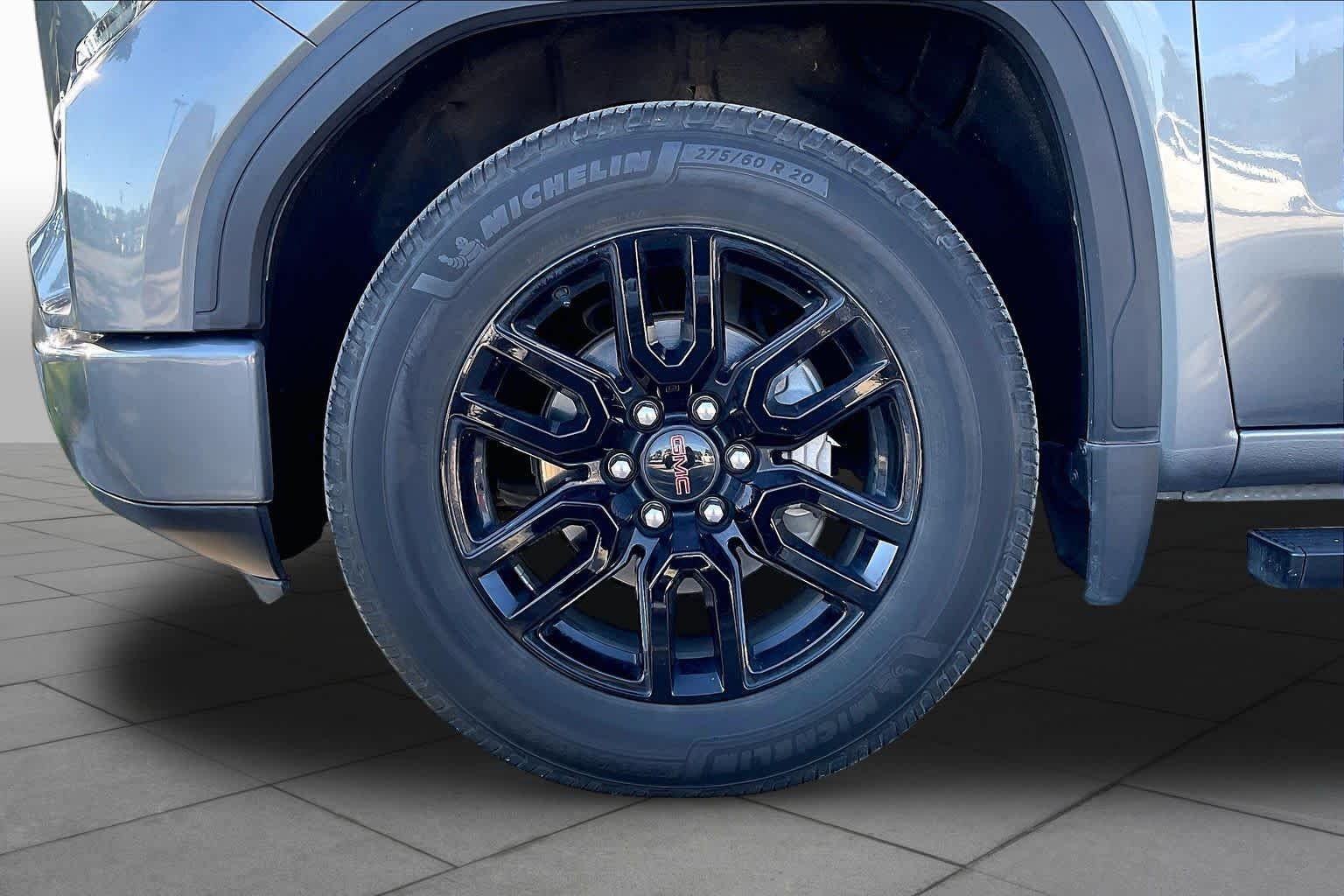 Used 2020 Satin Steel Metallic GMC Elevation image 11