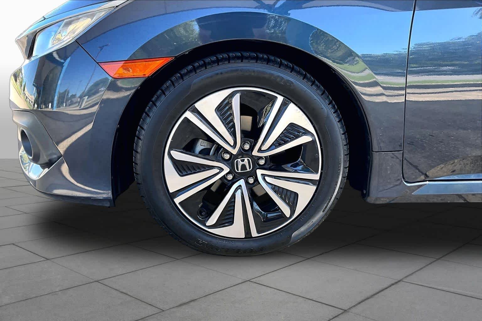 Used 2017 Cosmic Blue Metallic Honda EX-L image 10