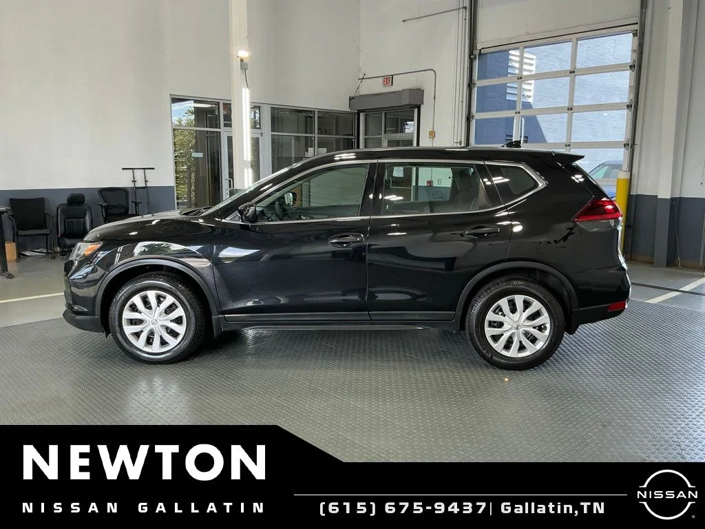 Used 2018 Magnetic Black Nissan S image 3