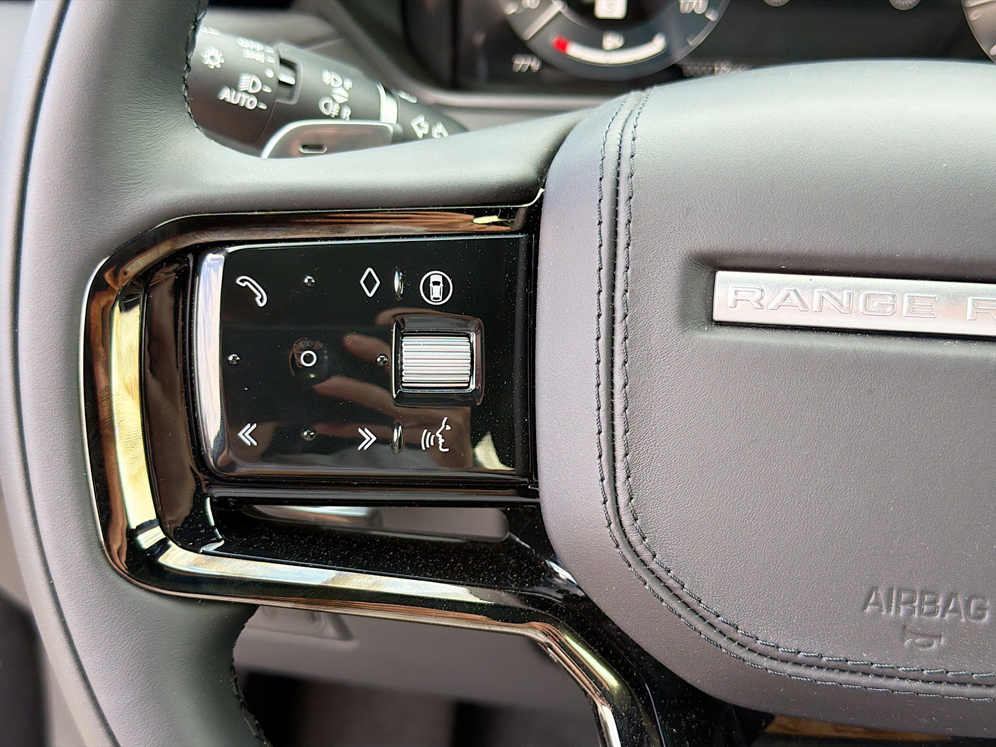 New 2026 Zadar Grey Land Rover Dynamic SE image 37
