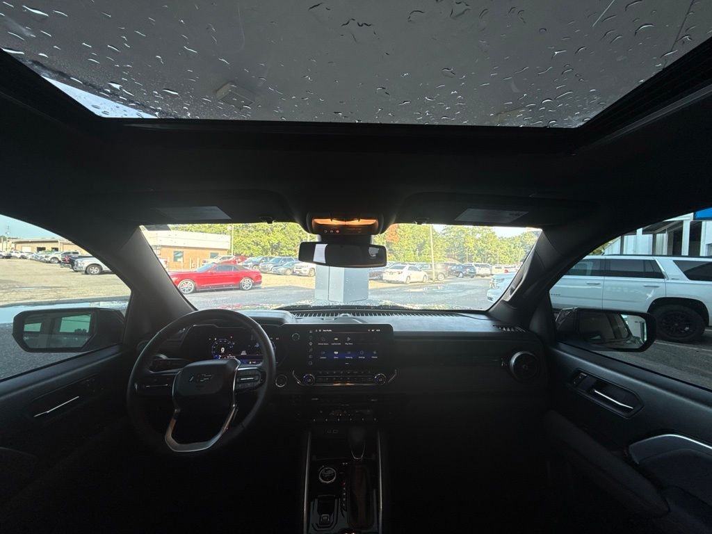 Used 2025 Gray Chevrolet Z71 image 19