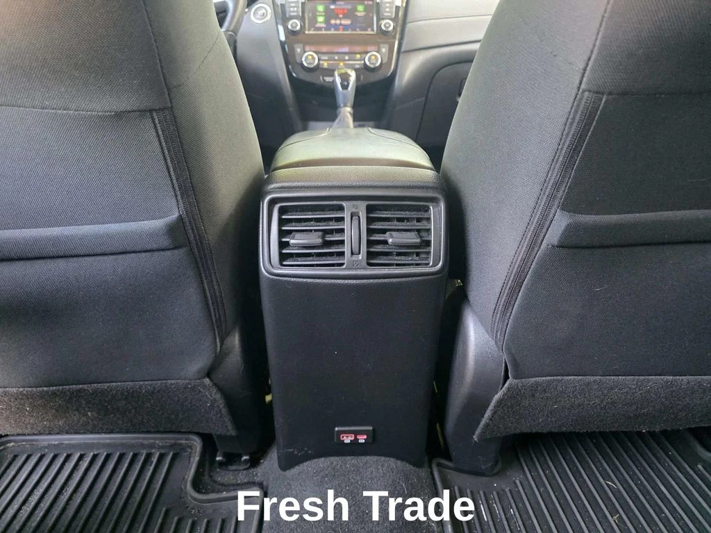 Used 2020 Pearl White Tricoat Nissan SV image 10