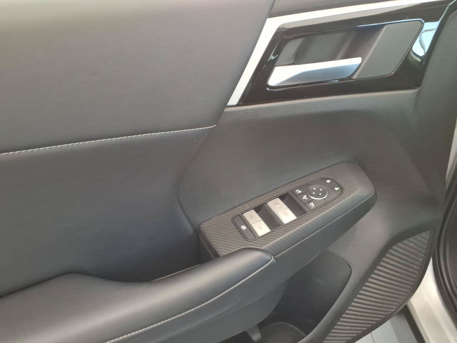 Used 2024 Alloy Silver Metallic Mitsubishi SE image 12