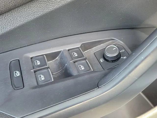 2024 Volkswagen Jetta SE - Photo 19