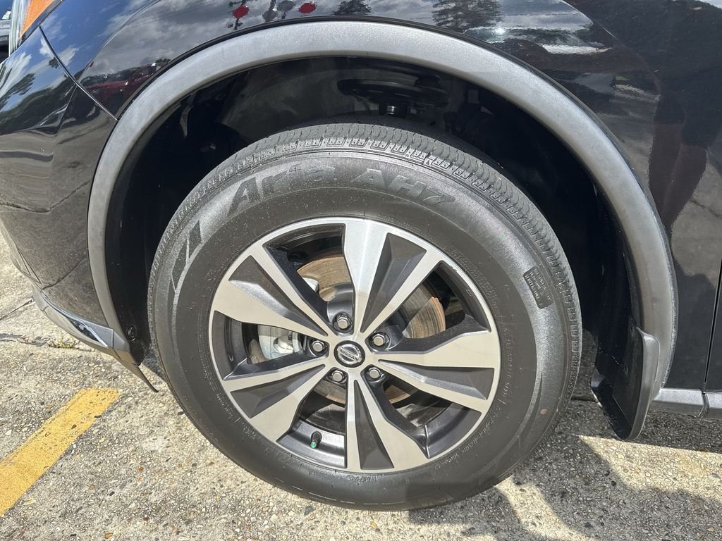 Used 2020 Black Nissan S image 18