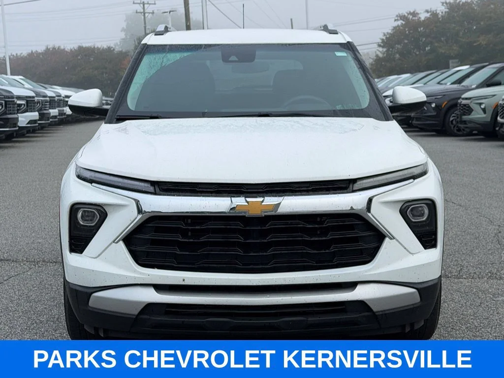 Used 2024 Summit White Chevrolet LT image 2
