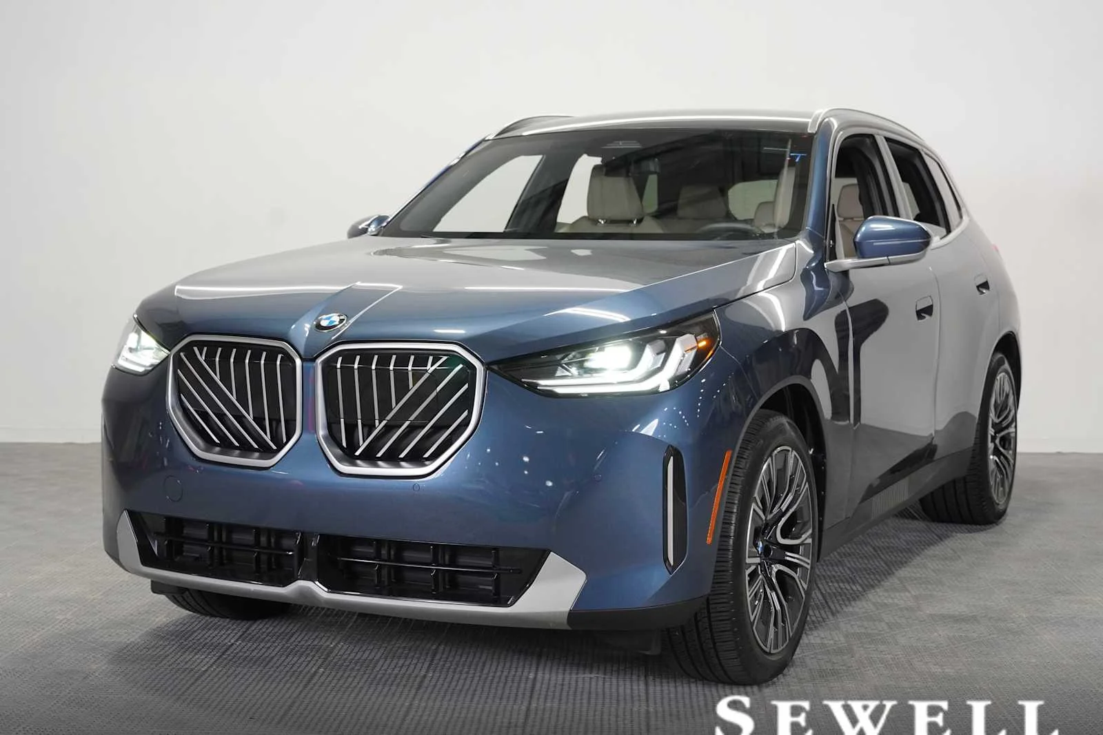 2025 BMW X3 30 XDRIVE's photo
