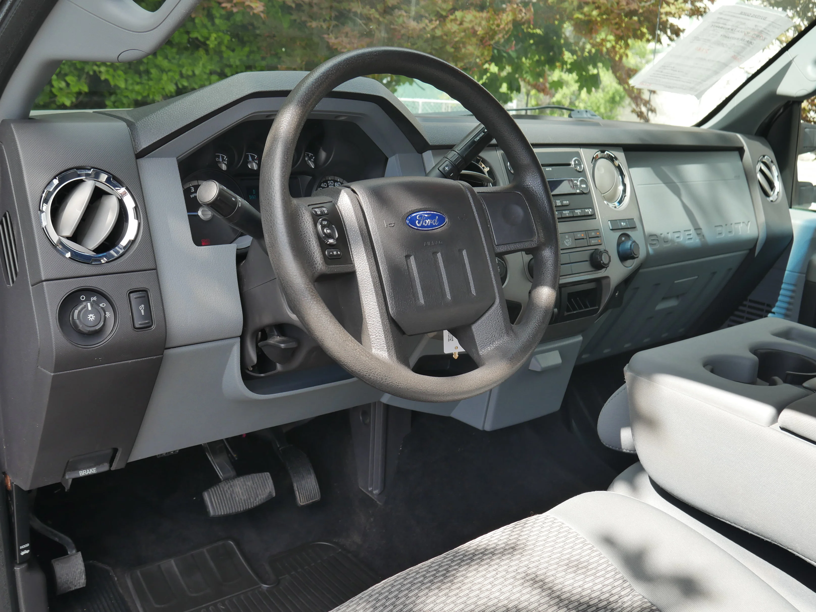 Used 2012 Ingot Silver Metallic Ford XLT image 4